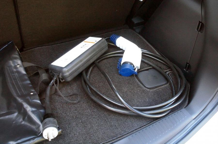  Mitsubishi i-MiEV 2012 года  (US) (фото 41 из 234)